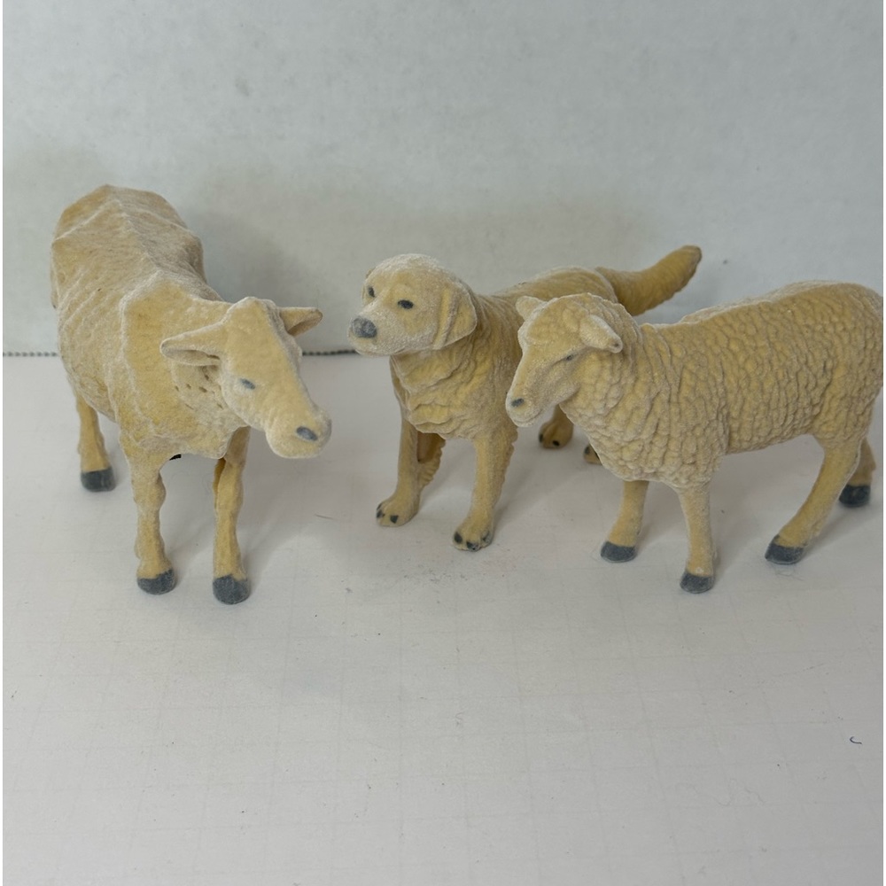 Flocked Barnyard animals with sounds cow sheep dog